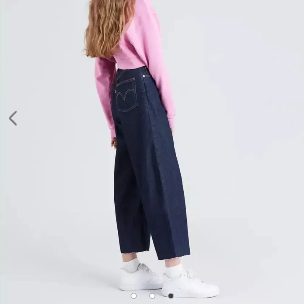 Levi's Premium Ribcage Pleated Cropped Raw Hem Jeans 28 - Picture 7 of 7